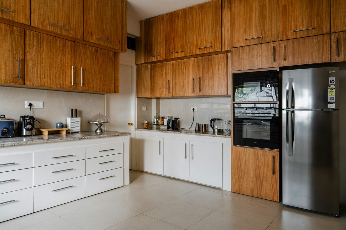 White Kitchen vs Dark Kitchen: Which Should You Choose?